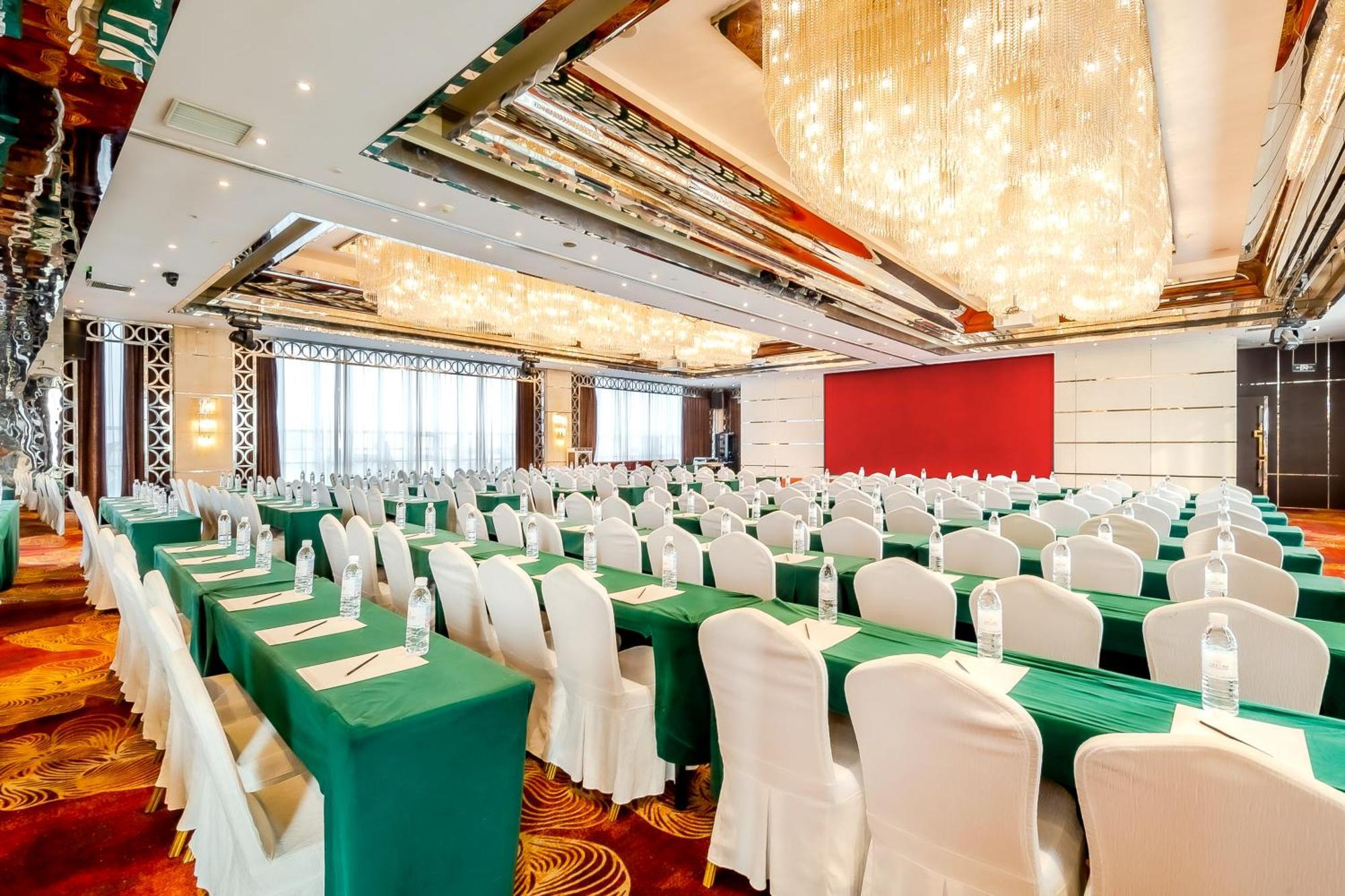 Celebrity Upper Class Hotel Chengdu Exterior photo